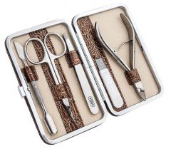 Манікюрний набір 04-7111