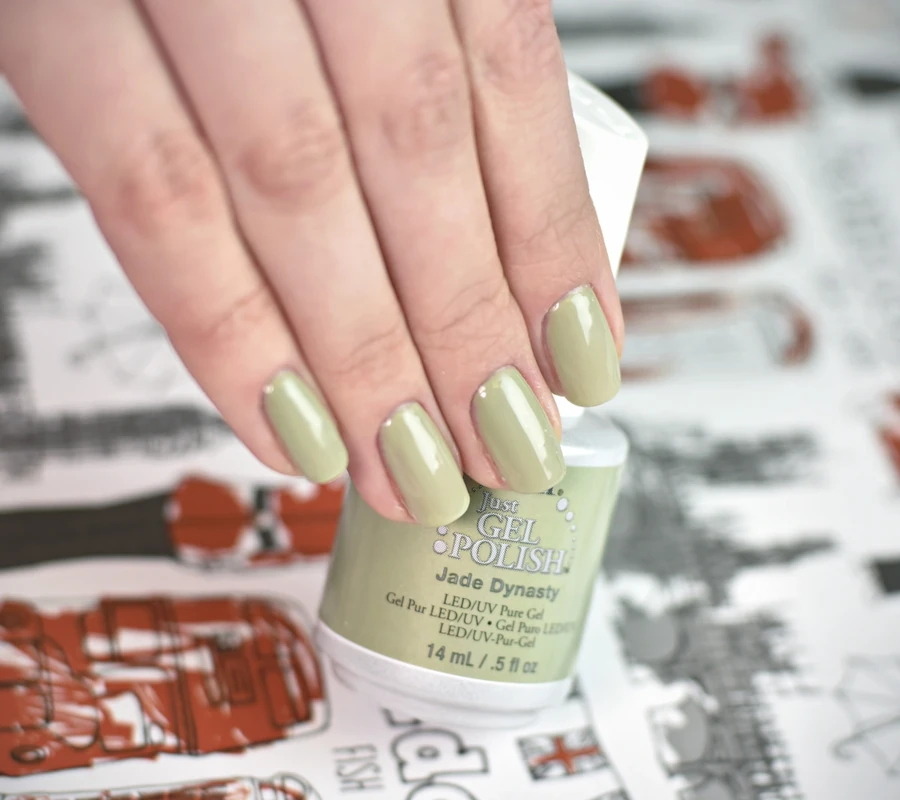 Гель-лак IBD Just Gel Jade Dynasty світло-зелений, щільний, без блискіток і перламутру, емаль 14 мл