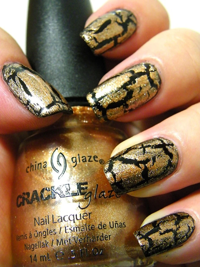 Лак "Медальйон, що розтріскався" China Glaze Cracked Medallion металевий золотий, кракелюрний 14 мл
