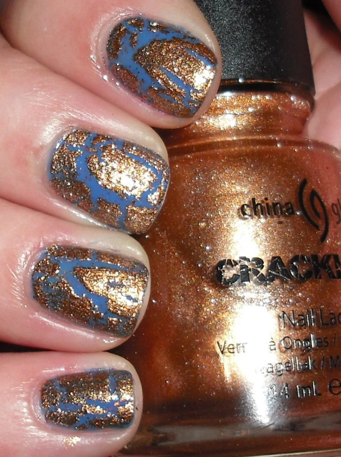 Лак "Медальйон, що розтріскався" China Glaze Cracked Medallion металевий золотий, кракелюрний 14 мл