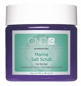 Готує сольовий скраб для ніг з зволожуючим ефектом CND Sea Salt Glow 510 г
