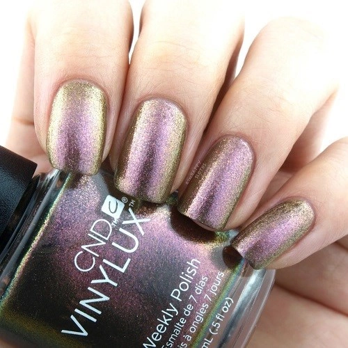 Лак CND VINYLUX 252 Hypnotic Dreams зелено-рожевий із золотим мікроблиском 15 мл