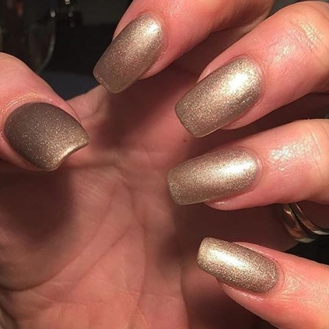 Гель-лак IBD Just Gel Polish Dip Your Toes пісочно-золотий з мікроблиском 14 мл