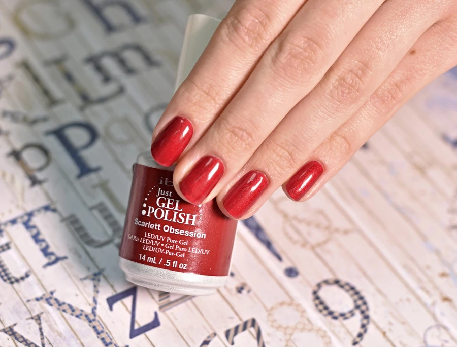 Гель-лак Одержимість Скарлетт IBD Just Gel Polish Scarlett Obsession темно-червоний з мікроблиском 14 мл