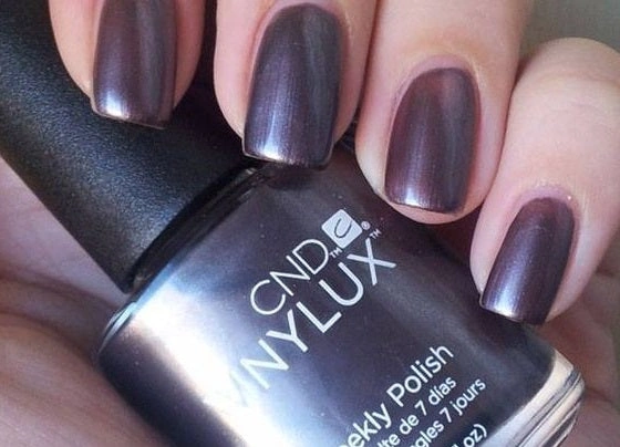 Лак CND VINYLUX 156 Vexed Violette бузковий металік 15 мл