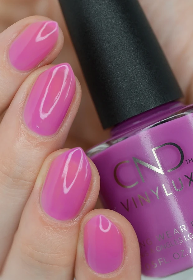 Лак CND VINYLUX 312 Psychedelic яскрава фуксія, емаль 15 мл