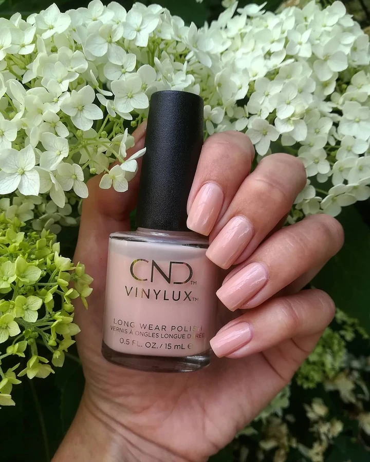 Лак CND VINYLUX 320 Veiled світлий персиковий, напівпрозора емаль 15 мл