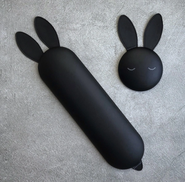 Підлокітник для манікюру Заєць Rainbowstore Armrest Rabbit Black чорний