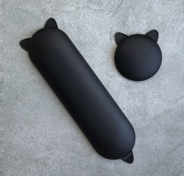 Подушка під лікті майстра Кіт Rainbowstore Pillow Cat Black чорна