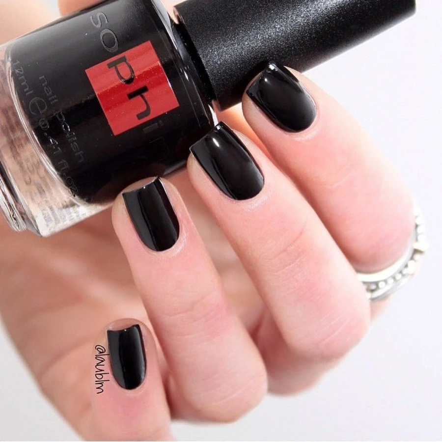 Лак Sophin Nail Lacquer №002 чорний, емаль 12 мл