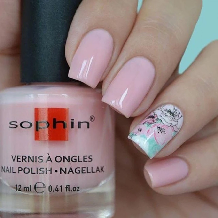 Лак Sophin Nail Lacquer №015 світло-рожевий з холодним підтоном, емаль 12 мл