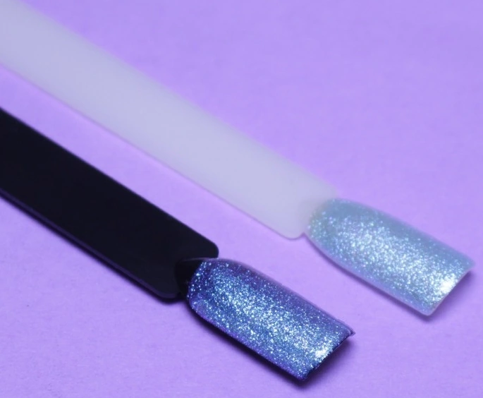 Гель-лак FOX Gel-Polish Dolls Queen 573 небесно-блакитний із шиммером 6 мл