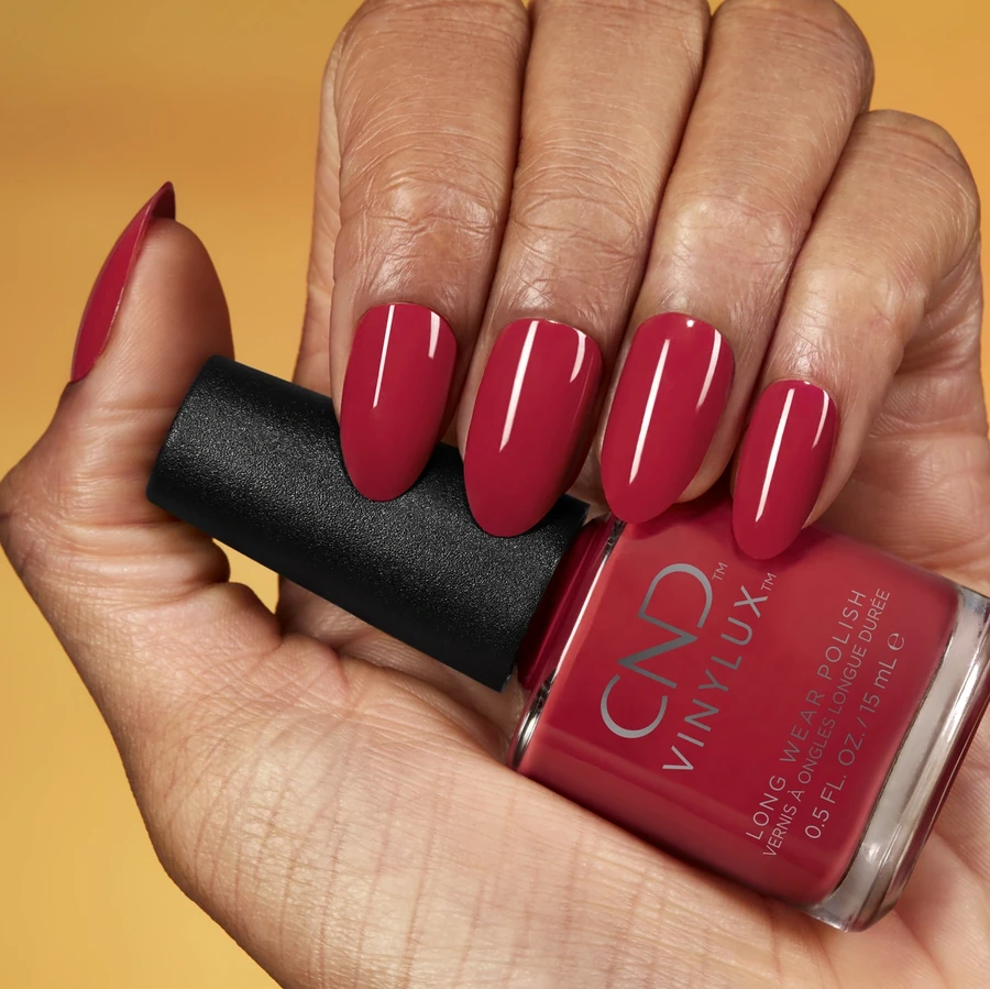 Лак CND VINYLUX 385 Soft Flame ягідний червоний, емаль 15 мл