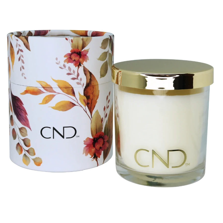Ароматична свічка дикі романтики CND Wild Romantics Candle дубовий лист та мускатний горіх