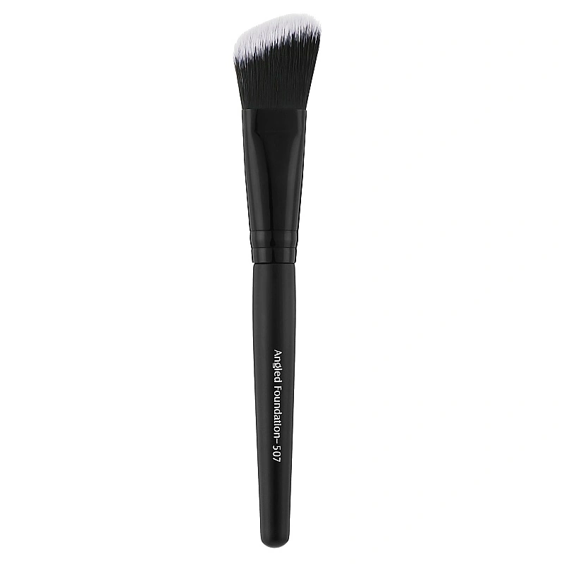 Скошена кисть для тональних основ Elixir Angled Foundation Brush 507