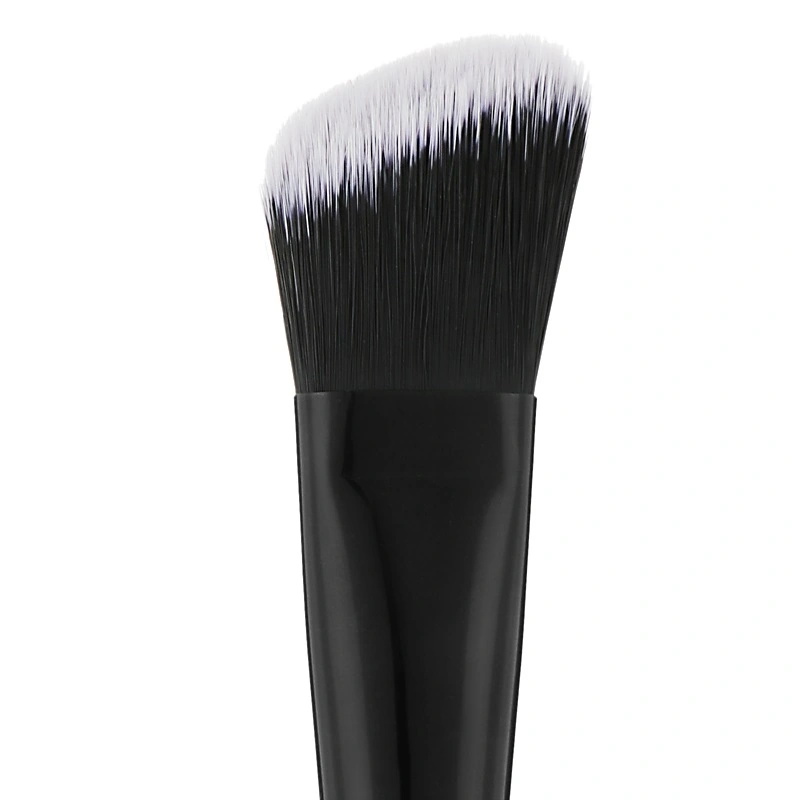 Скошена кисть для тональних основ Elixir Angled Foundation Brush 507