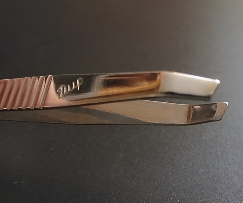 Пінцет для брів скошений DUP Slanted Tweezers 2-0032