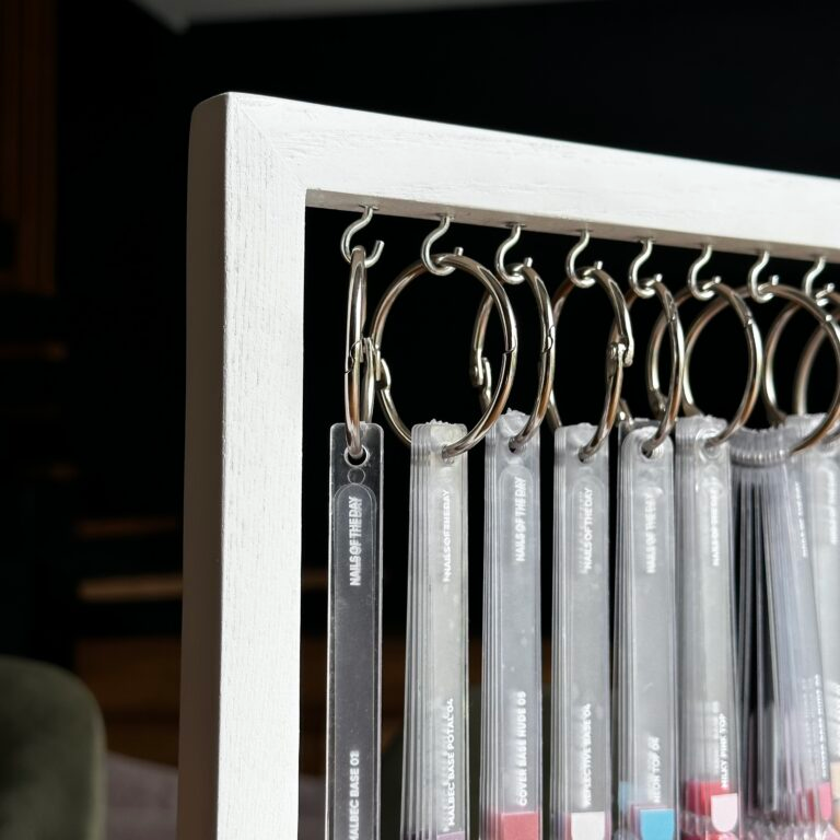 Підставка для палітр дерев&rsquo;яна Nails Of The Day Wooden Stand for Tips White білий