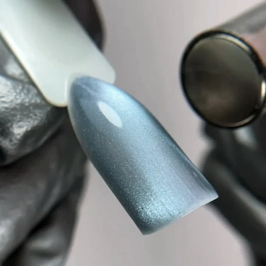 Гель-лак "Кошаче око" Molekula Ceramic Cat’s Eye CC05 димчасто-блакитний, магнітний 6 мл