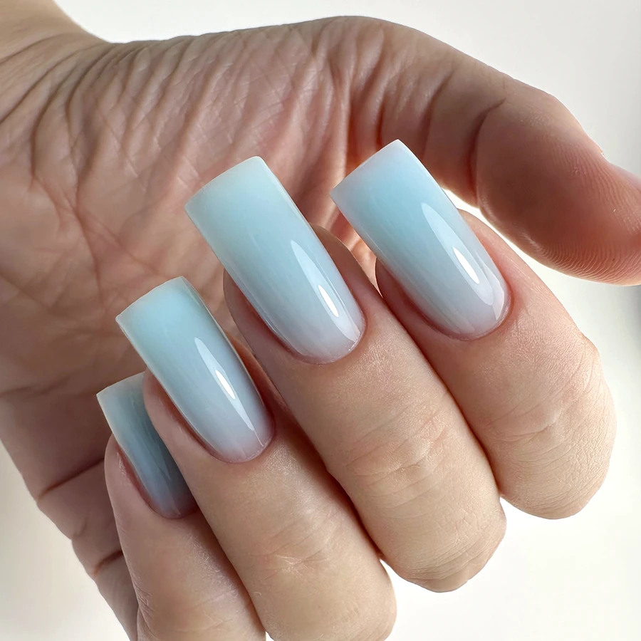 Будівельий гель PNB Builder Gel Blue Matchatte ніжний пастельно-блакитний з легким молочним підтоном 5 мл